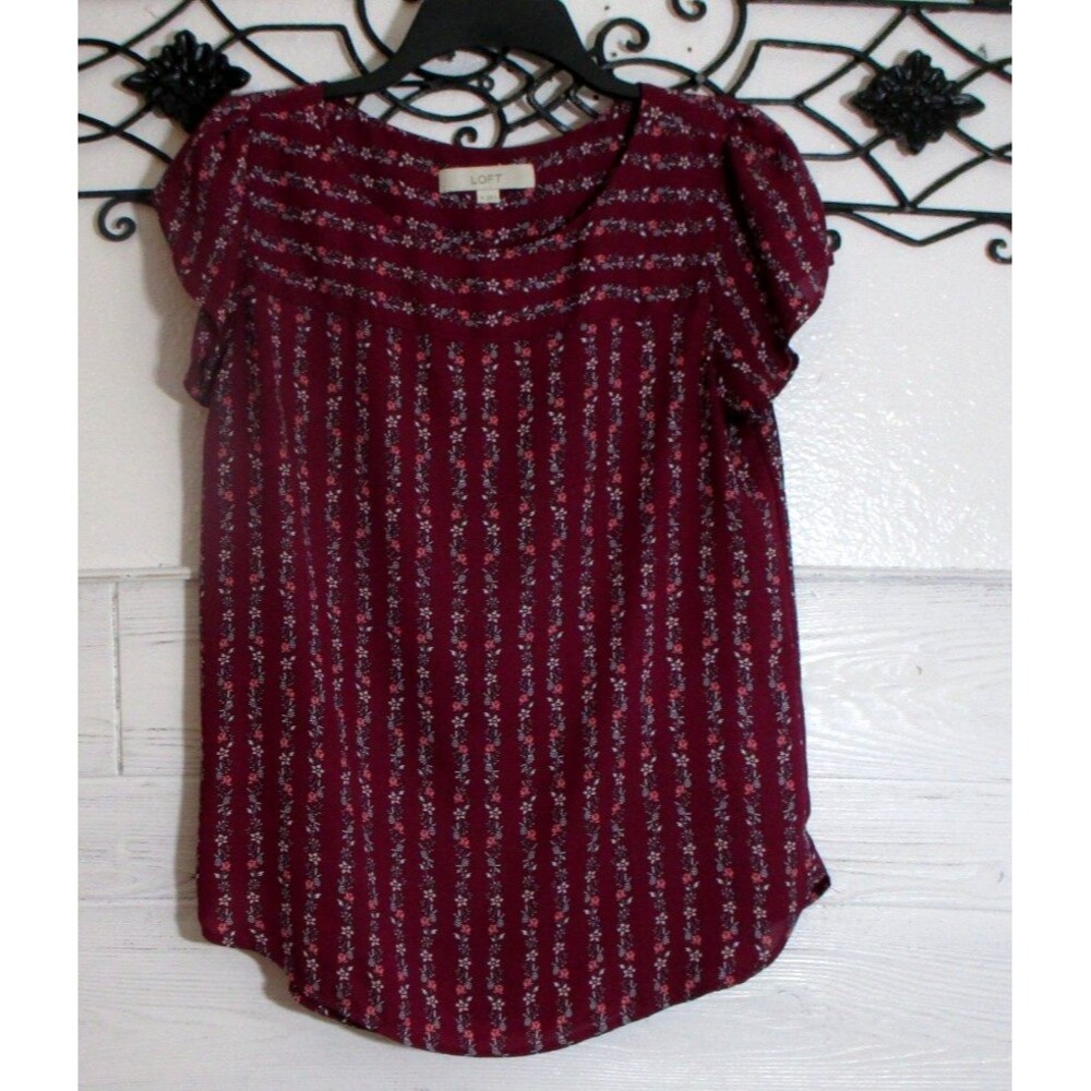 Loft Women's Top Size XS Burgundy Floral Short Sleeve Round Neck